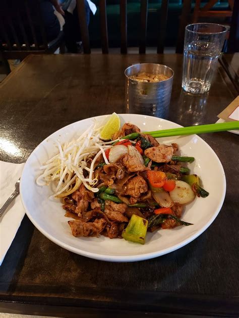Is drinking an easy day kolsch by worthy brewing at ubon thai kitchen. Delish Thai - Restaurant | 6305 NE Hwy 99, Vancouver, WA ...