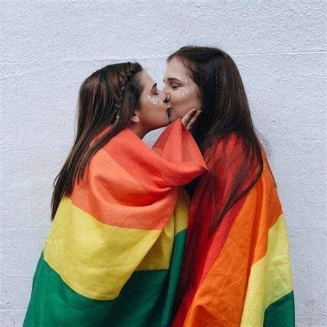 La Bandera Lgbt Y El Amor Lesbian Pride Lgbtq Pride Cute Lesbian