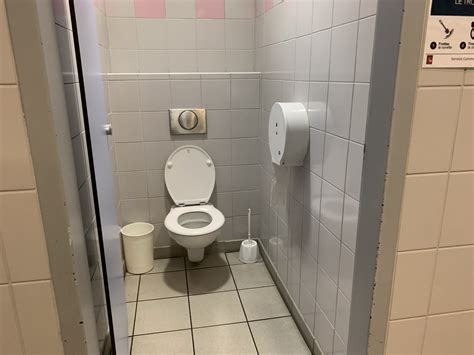 Vállalat lapát Szerelő toilettes gare de l est Ábécé kényelem Montgomery