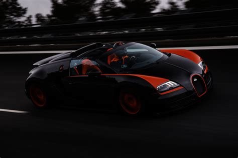 Available for sale through privé boutique on 6 april 2013, bugatti set the record for the fastest roadster in the world with the veyron grand sport vitesse, reaching on average a top speed of 408.84 km/h (254.04 mph). Official: Bugatti Veyron Grand Sport Vitesse World Record ...