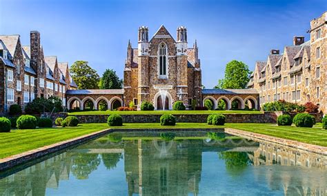The 17 Most Beautiful College Campuses In The Us College Campus School Campus Campus