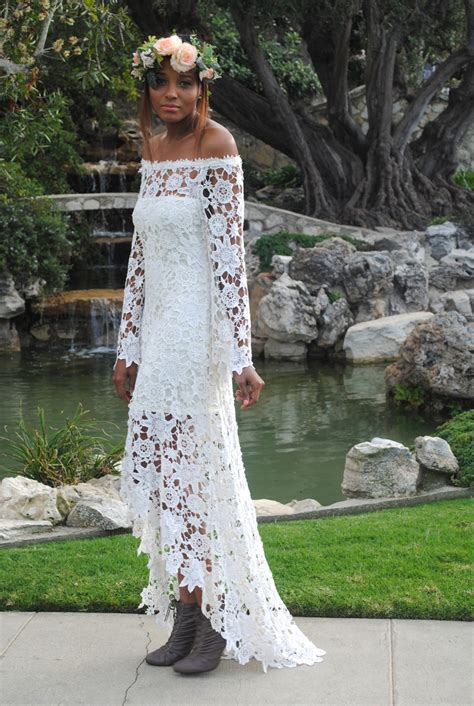 Wedding guest outfit ideas for summer 2021: Zoe High Low Lace Dress | Dreamers and Lovers