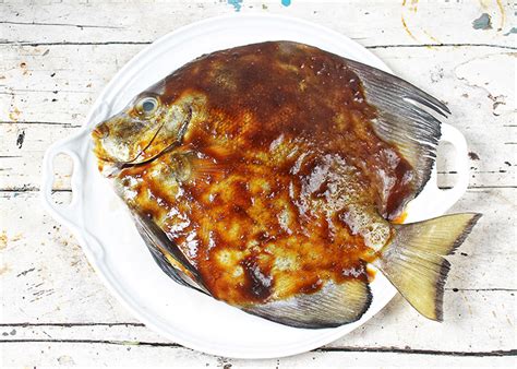 Resep ikan bakar pedas manis ini bisa dipraktekkan sendiri karena cukup mudah dan tidak memakan banyak. BukaReview: Resep Ikan Bawal Bakar Kecap Sedap Untuk Tahun Baruan