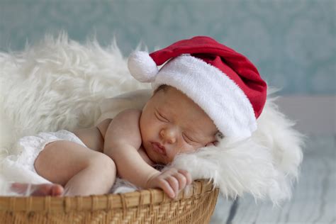As little boys start growing up, it's time to let their hairstyles reflect the kind of men they want to become. Cute Pictures of Baby Santa Claus ~ Violet Fashion Art