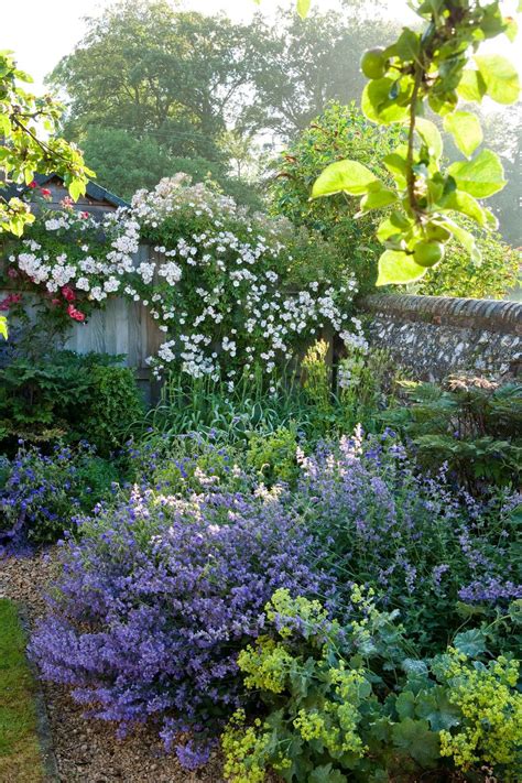 Cottage Garden Ideas 24 Charming Looks Gardeningetc