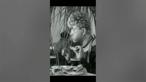 Тарелочка с голубой каемочкой #shorts // "Золотой теленок" (1968 г Картинка - Тарелочка с голубой каемочкой #shorts // "Золотой теленок" (1968 г