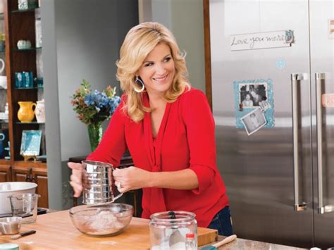 10 Things You Didnt Know About Trisha Yearwood Fn Dish Behind The