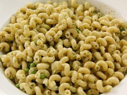 Meals in a bowl are all the rage and the pioneer woman didn't miss the memo. Pasta with Pesto and Peas (16-Minute Meals: Summer) - "The ...