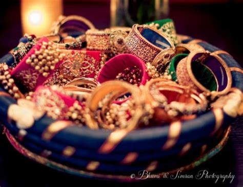Best wedding gifts for bride in india. Pakistani Wedding Gift Ideas 2020 for Bride and Groom ...