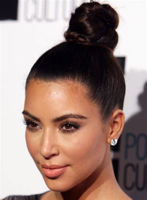 Https://tommynaija.com/hairstyle/beautiful Lady Easy Knot Bun Hairstyle