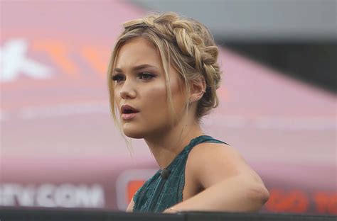 Olivia Holt Live Episode Of Extra Tv 10 Gotceleb