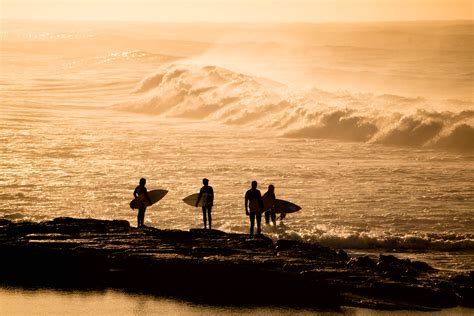 Surfers Pause Merewether Beach Newcastle Nsw Australia