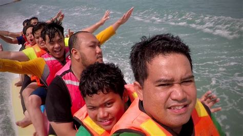 All varieties of water sport activities can be pursued here including para sailing, banana boat ride, jet skiing, speed boating, wind surfing and canoeing. Trip to Port Dickson ! BBQ Session and Banana Boat - YouTube