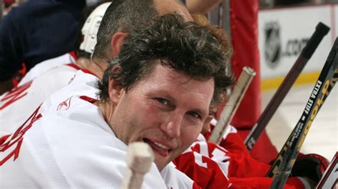 Während er in mancher hinsicht ein erfolgreicher spieler war, einschließlich seiner wahl in das. Former NHL tough guy Bob Probert dead at age 45 | CTV News