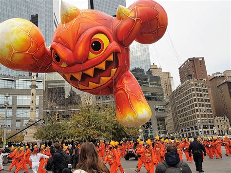 One of the most popular annual attractions in nyc, the macy's thanksgiving day parade has been a new york city tradition since 1924. Macy's Thanksgiving Day Parade 2019 - New York Beauty & H ...