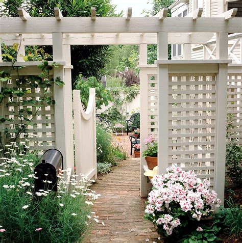 19 Beautiful Trellis Fence And Screen Ideas To Turn Your Yard Into A