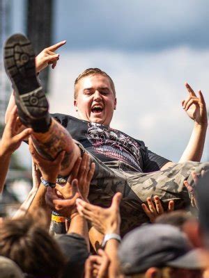 Quoka.de ist der große marktplatz für alle sammler. Wacken 2019: Heiligsprechung unter brennendem Schädel ...