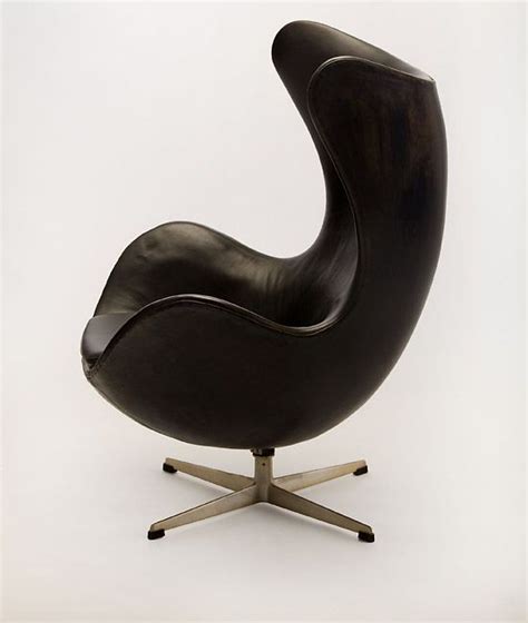 12 Famous Chairs Designed By Famous Architects Famous Chair Chair