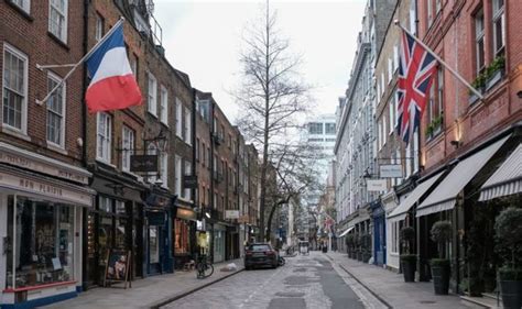 Social distancing rules, support bubbles and exemptions explained. UK lockdown DAY ONE: Nations popular attractions and streets left deserted - PICTURES | UK ...