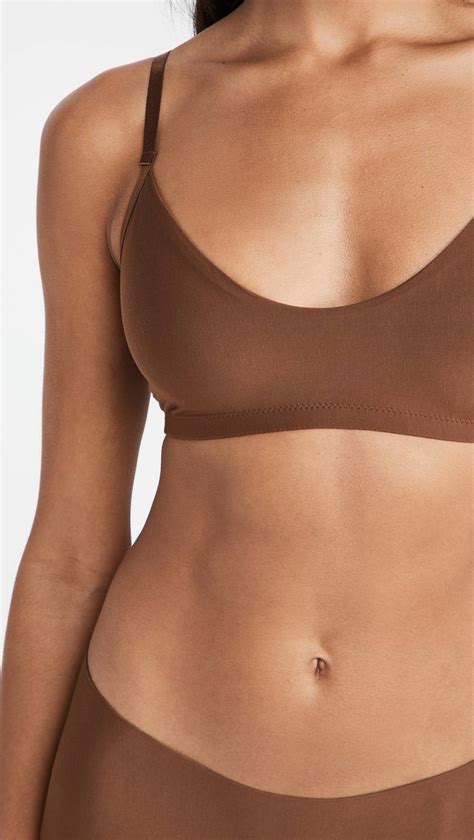 The 24 Best Back Smoothing Bras According To Reviews Who What Wear