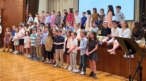 Second Graders Beam With Pride At Siddur Celebration Full Article Ma