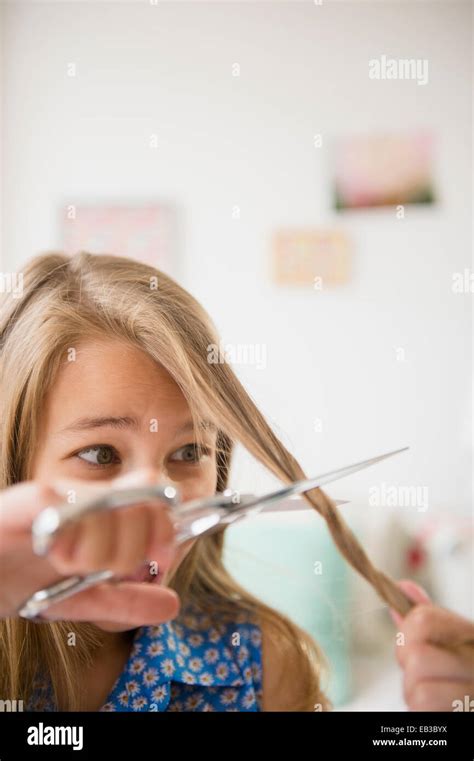 People Cutting Hair Hi Res Stock Photography And Images Alamy