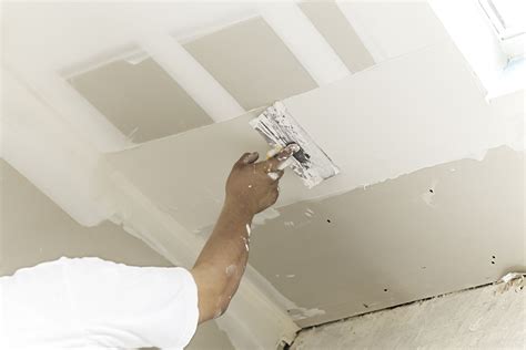 We repair a hole without using a drywall repair kit or drywall patch kit. How to Repair a Large Hole in Drywall