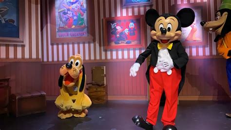 Photos Video Mickey Pluto And Goofy Take The Stage For Special