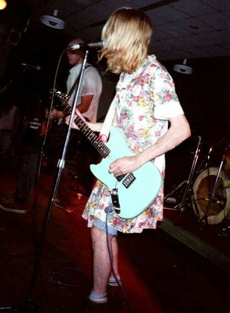 Va por ti kurt cobain. Kurt cobain dress image by Sema Raxacoricofallapatorius on Nirvana | Kurt cobain, Nirvana kurt ...
