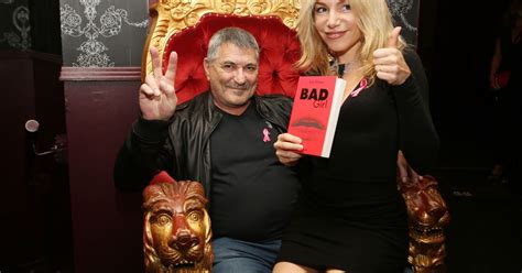 Il envisagerait de déménager dans le sud de la france pour elle. Jean-Marie Bigard et sa femme Lola Marois (Lola Bigard ...