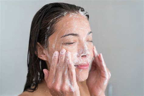 How To Choose The Right Face Wash For Your Skin Type