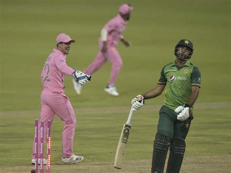 In response, south africa was folded for 292 in the last over. SA vs PAK: Shaun Pollock Criticises Quinton De Kock ...