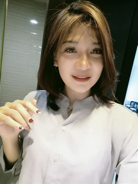 Mojang Karawang Siti Aminah Siap Terjun Kedunia Entertainment Koran Sakti