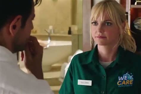 Anna Faris Fakes A Marriage With Eugenio Derbez In First Overboard