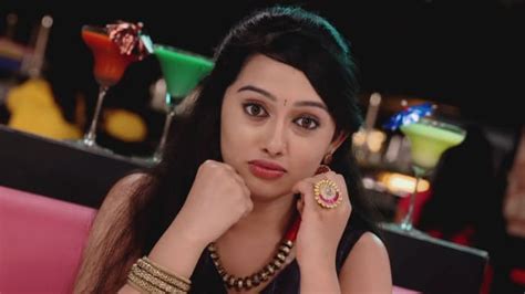 Agni Sakshi Watch Episode 14 Gowri Takes Sudha S Ring On Disney