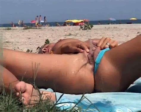 Busty Girl Rubs Her Pussy Peeing At The Beach Pissing Free Nude Porn Photos