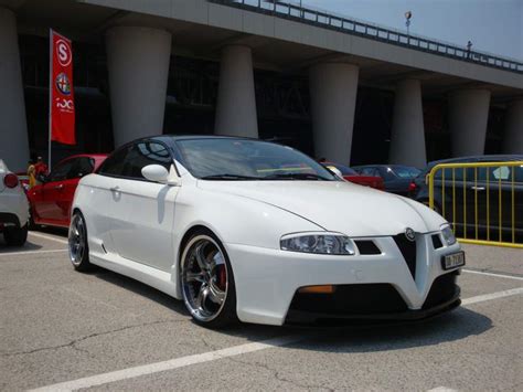 I will do a restoration and a styling/tuning of a alfa romeo gt 2.0 jts, 2007. Alfa Romeo GT Tuning Videos und Bilder