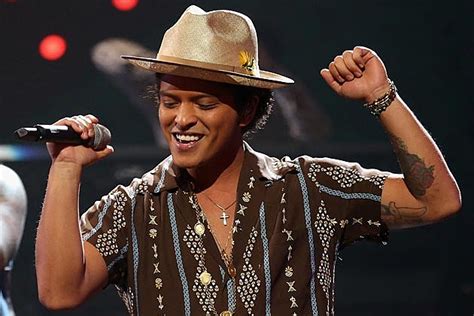 Discovering News La Bruno Mars Is A Man Of Many Hats Photos