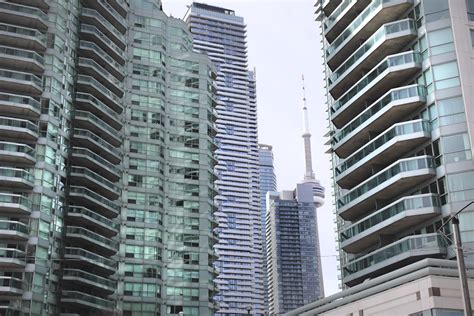 Toronto Condo Prices Soar 28 Pass Half Million Mark 15 Minute News