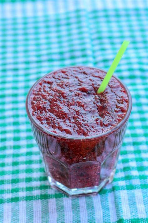 Banana smoothie with seeds and nuts. 10 Laxative Smoothie Recipes for Constipation Relief ...