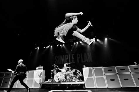 And do you think i'm wasting my time doing things i 'cuz we lost it all nothing lasts forever i'm sorry i can't be perfect now it's just too late and we can't go back i'm sorry i can't be perfect. Bingung Mengungkapkan Isi Hati? 7 Lagu Romantis Milik Band ...