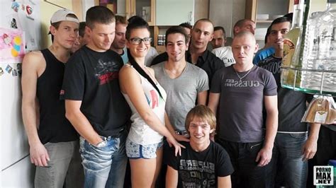 Western Pornoakce Czechgangbang Emylia Argan