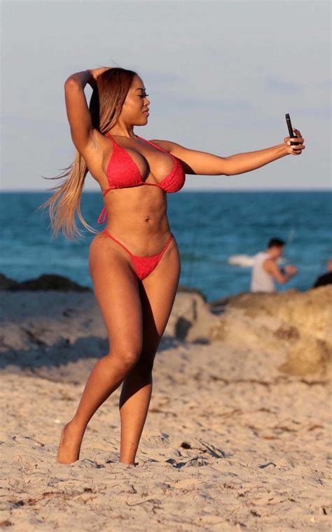 Moriah Mills Wears A Red Bikini At The Beach In Miami 12272017 5