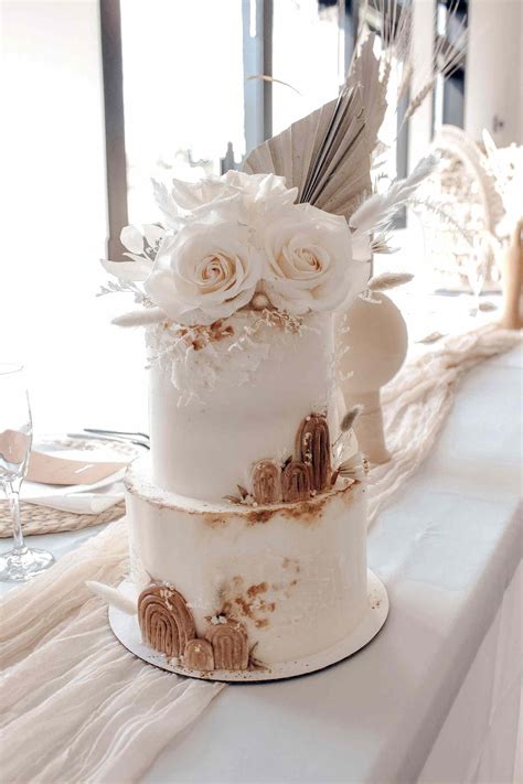 Beautifully Boho Wedding Cakes