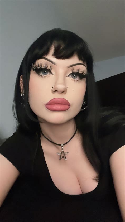 Pin By 𝕮𝖔𝖗𝖆𝖒 𝕯𝖊𝖔 On Girl Edgy Makeup Vintage Makeup Looks Pretty Makeup