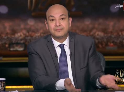 وكان عمرو أديب قد دافع بشدة في مقابلات سابقة عن مبارك ونظامه، وأثنى على تعامله مع ومع أن البعض دافع عن علاء وانتقد عمرو أديب ونعتوه بالنفاق، هاجم آخرون نجل مبارك واتهموه. عمرو أديب بـ"ON E": الأهلى خد الدورى بأيادى ناس تانية - عين