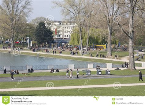 In 2015, the hiroshima site received 1.5 million visitors, including more than 300,000 foreigners. Hiroshima Nagasaki Park editorial photo. Image of nature ...