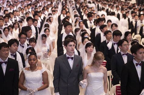 Thousands Of Moonies Marry In Mass Wedding Video