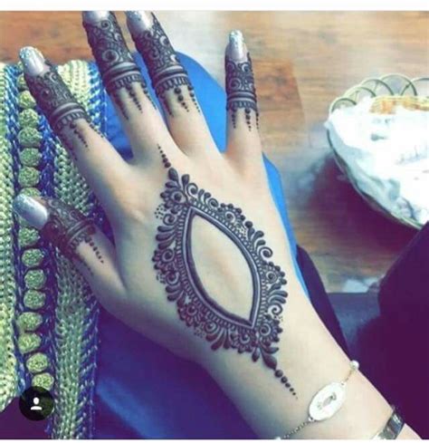 Pin By Uzma Mughal On Mehndi Modern Henna Designs Round Mehndi