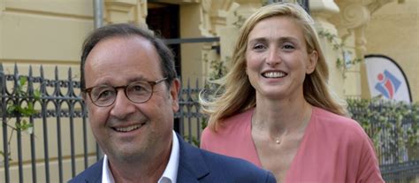 Pour accompagner ce cliché, julie gayet s'est contentée d'utiliser un émoji représentant un coeur rouge. Julie Gayet et François Hollande posent en amoureux après ...
